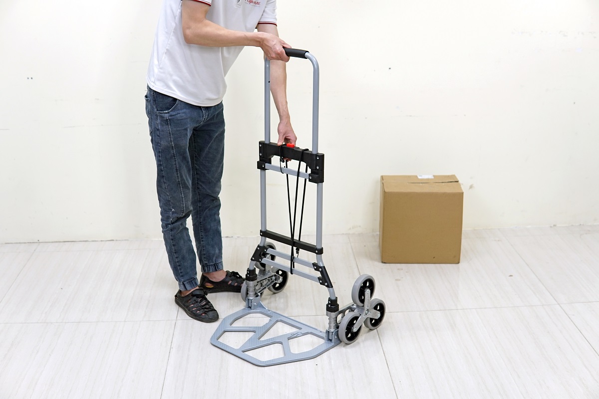 Xe kéo đẩy leo cầu thang 6 bánh rút gọn FUJIHOME CC-6120