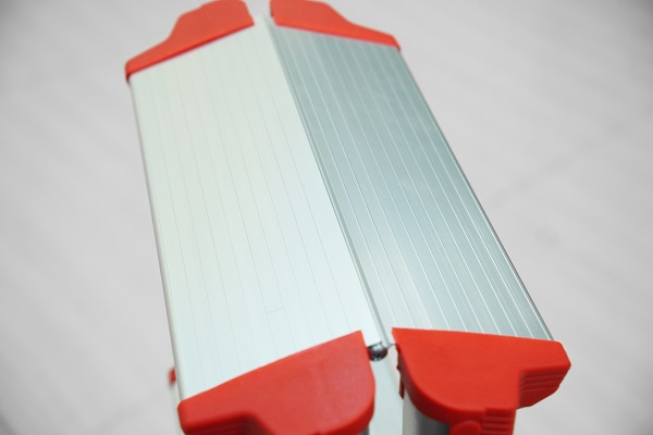 Thang nhôm gấp chữ A FUJIHOME DL204