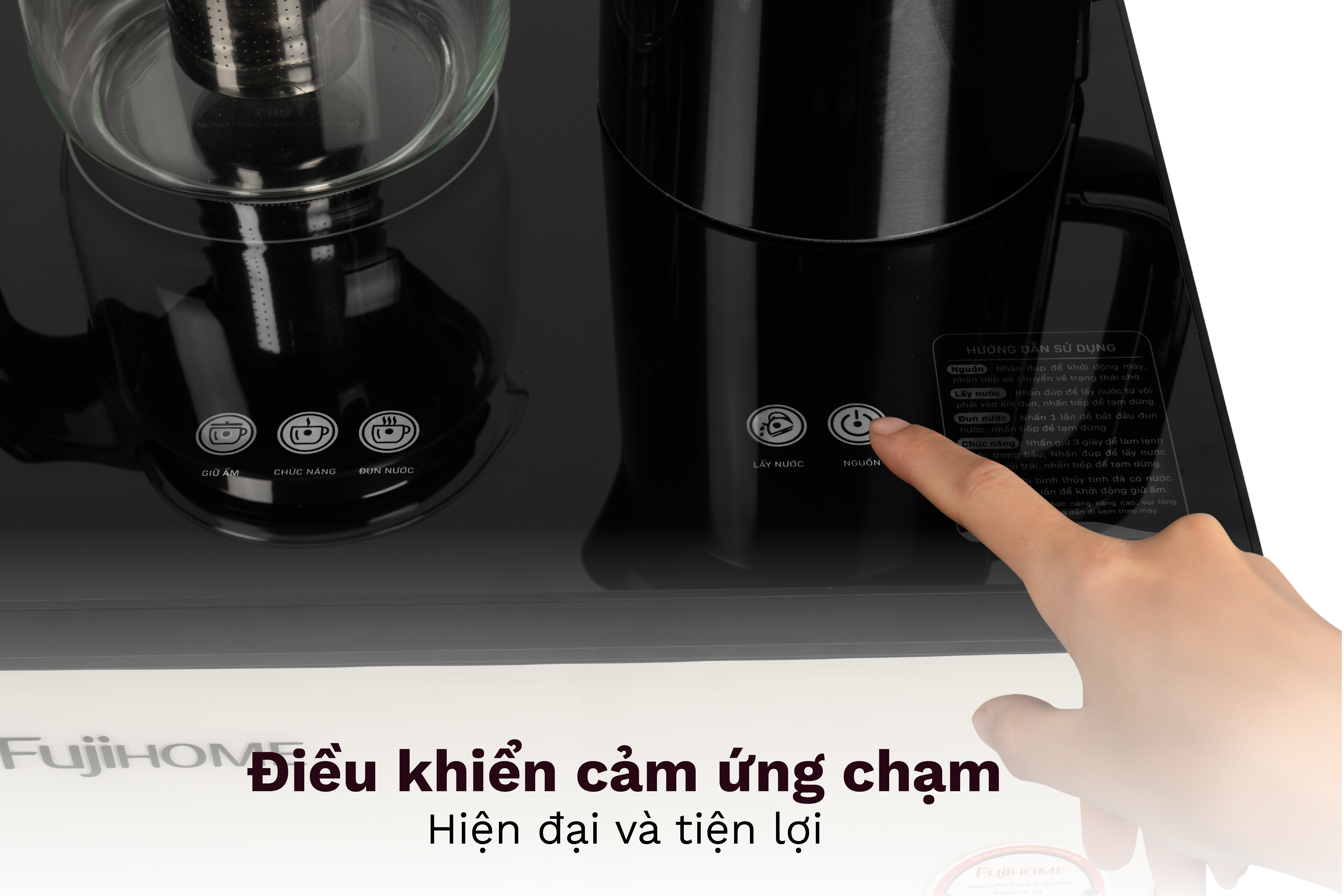 tbd22-09 Thiết kế sang trọng mặt phía trước tông màu trắng sữa nổi vân bên ngoài mặt kính . Thân vỏ làm từ nhựa PP cao cấp kết hợp khung sườn bằng thép tạo độ chắc chắn an toàn khi sử dụng .Bảng điều khiển cảm ứng trên máy nhạy chỉ với một thao tác chạm . Thân máy nhỏ gọn , có ngăn chứa đồ tiện lợi như : hộp cafe, hộp trà .ly , cốc ...phù hợp với phòng tiếp khách, phòng họp, dùng cho văn phòng cũng như gia đình với kiểu dáng hoàn toàn mới, sang trọng, hiện đại, đảm bảo vệ sinh, thân thiện môi trường.